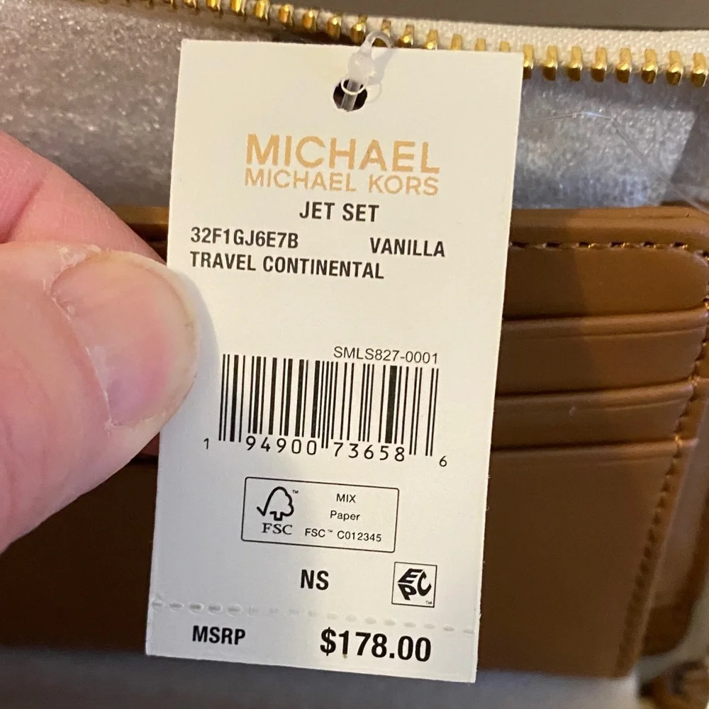 Michael Kors Signature Continental Wallet in Vanilla and Acorn - Picture 4 of 4